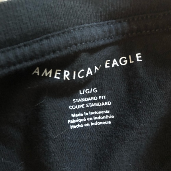 American eagle black tee shirt. Size large - Picture 2 of 2